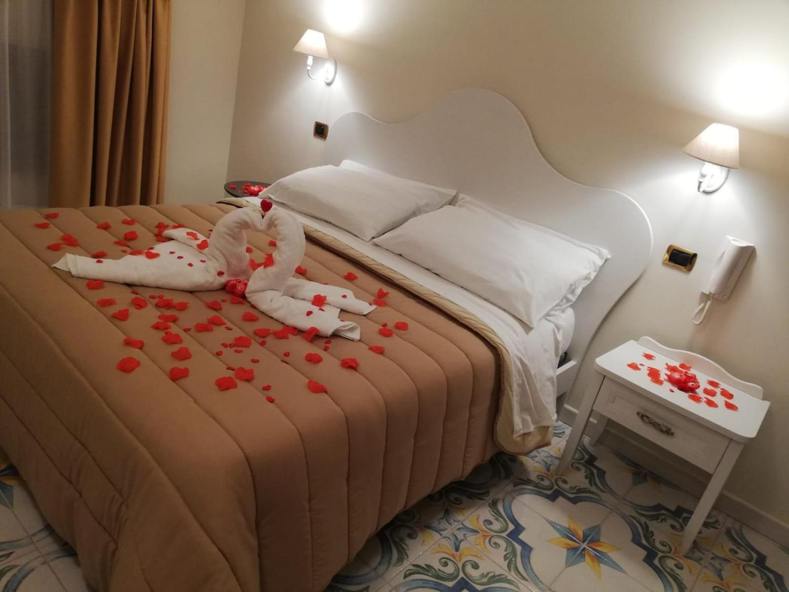 Il Sogno Srls Hotel Airola ภายนอก รูปภาพ
